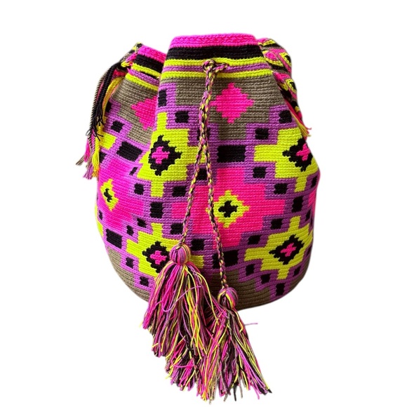Authentic 100% Wayuu Mochila Colombian Bag Size XL Neon Pink Bucket Crossbody - Picture 8 of 9